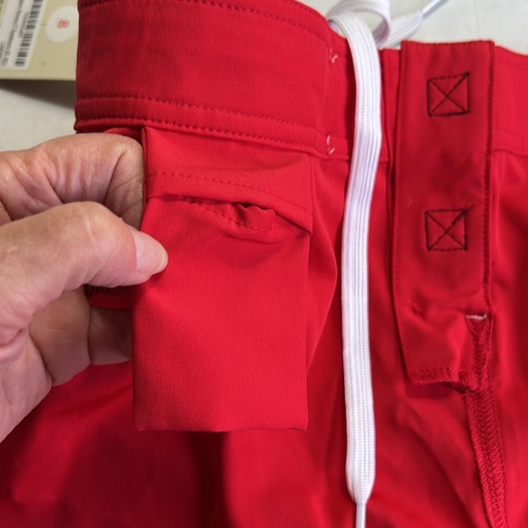 MAUI RIPPERS WOMENS LIGHTWEIGHT STRETH DRAWSTRING RED BOARD SHORTS SZ 8 - Picture 10 of 16